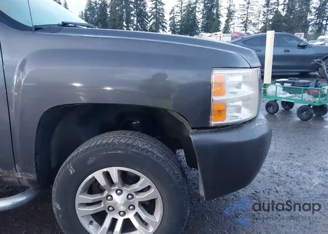 2010 Chevrolet Silverado 1500 Ls from USA, damaged, VIN 1GCSKREA5AZ189685